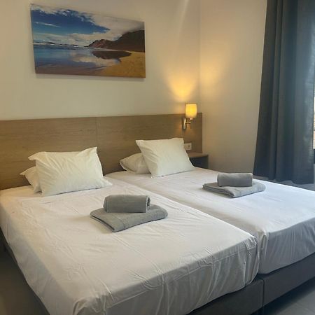 Stunning 2 Bedroom Seafront Apartment Puerto del Carmen  Esterno foto