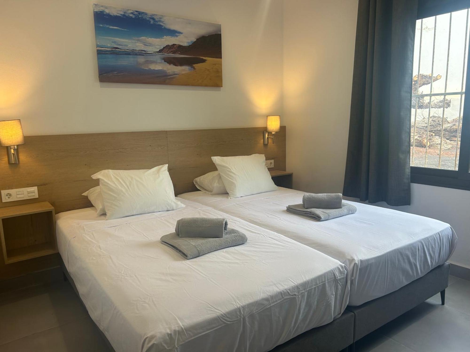 Stunning 2 Bedroom Seafront Apartment Puerto del Carmen  Esterno foto