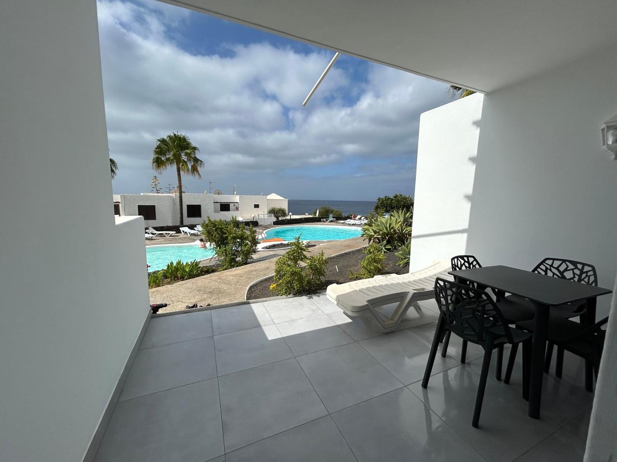 Stunning 2 Bedroom Seafront Apartment Puerto del Carmen  Esterno foto