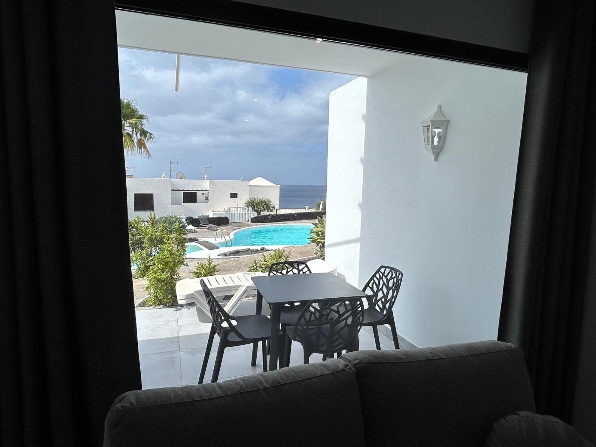 Stunning 2 Bedroom Seafront Apartment Puerto del Carmen  Esterno foto