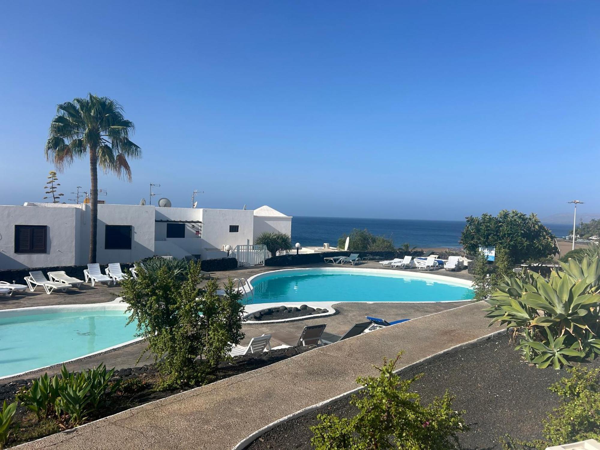 Stunning 2 Bedroom Seafront Apartment Puerto del Carmen  Esterno foto