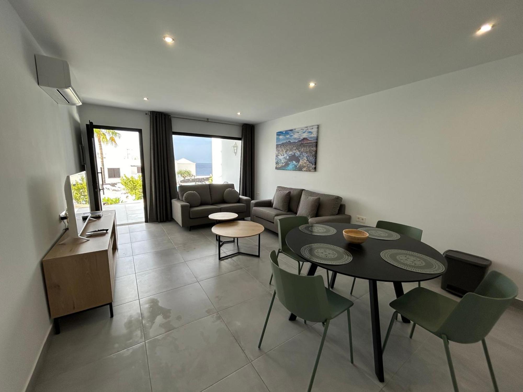 Stunning 2 Bedroom Seafront Apartment Puerto del Carmen  Esterno foto