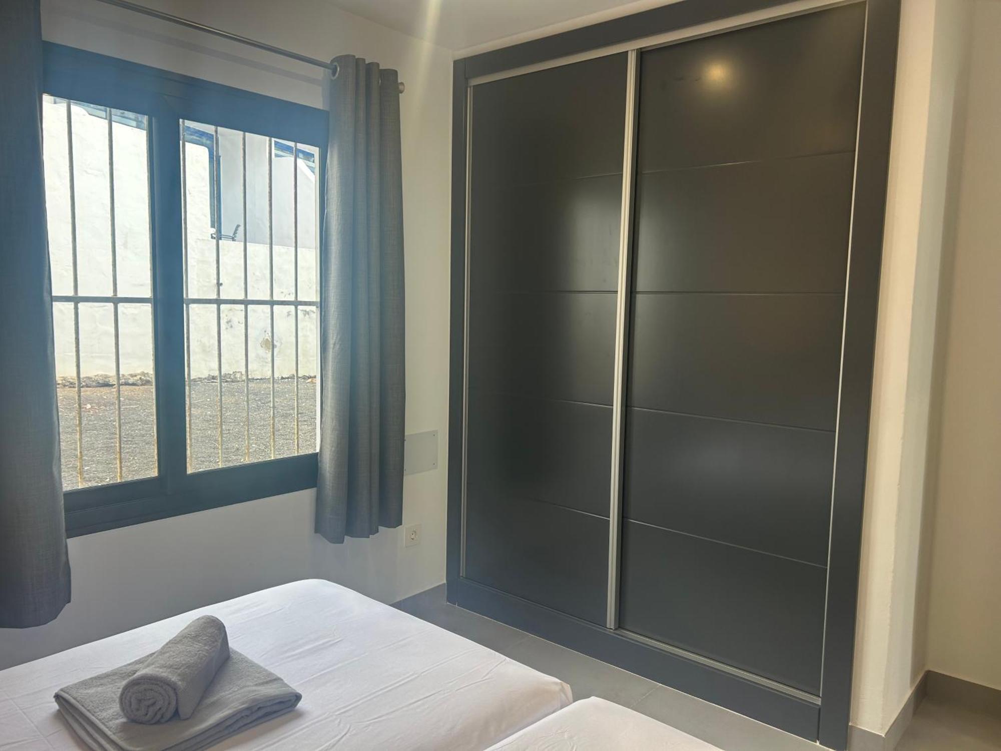 Stunning 2 Bedroom Seafront Apartment Puerto del Carmen  Esterno foto